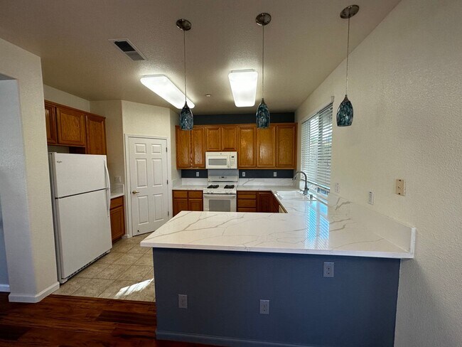 Building Photo - Wonderful Location within Summerset 4, a 5...