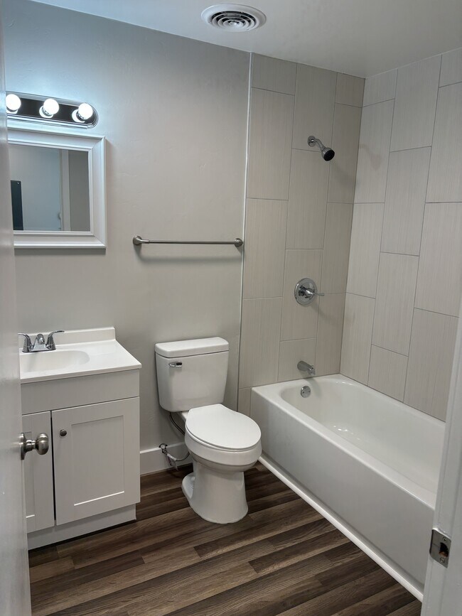 Building Photo - 520 N Wabash Ave