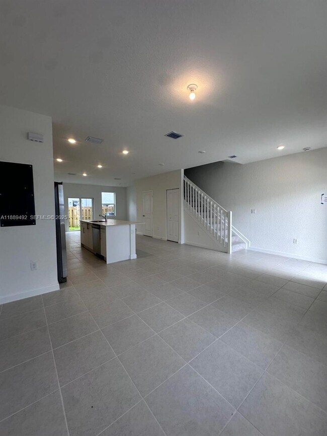 Building Photo - 1183 NW 1st Ter