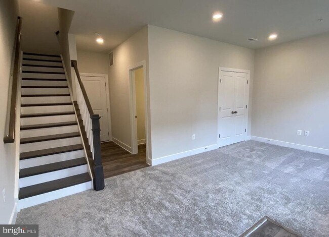 Building Photo - 136 Bleeker Pl