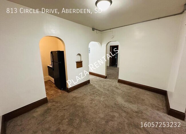 Building Photo - 19 7th Ave SE