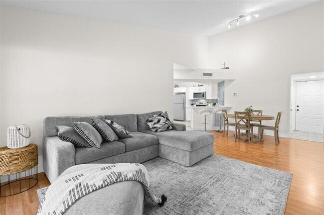 Building Photo - 8851 Wiles Rd