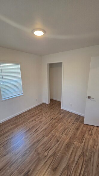 Building Photo - 114 Park Ave