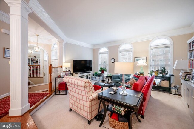 Building Photo - 259 Murtha St