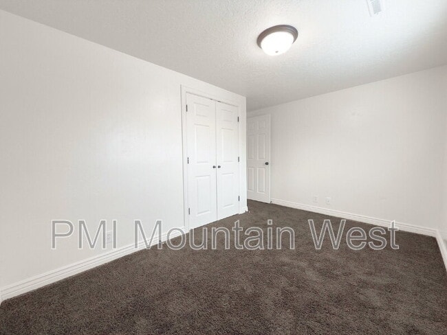 Building Photo - 2007 Nevada Cir