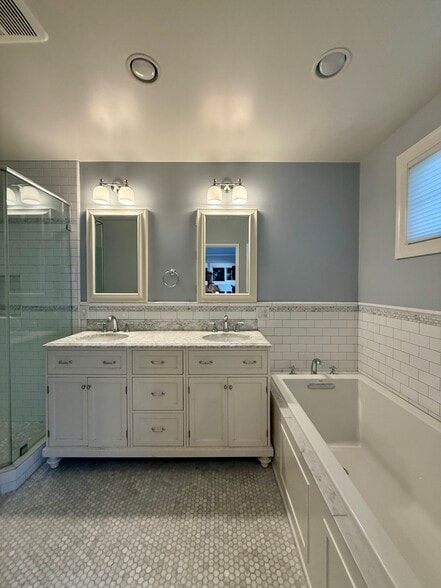 Building Photo - 8000 Westlawn Ave