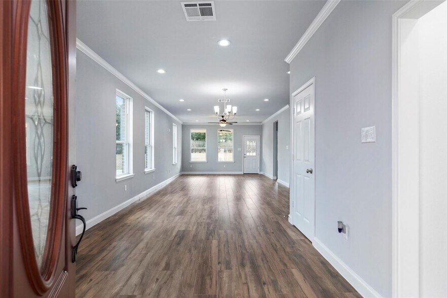 Building Photo - 7655 Ameswood Rd