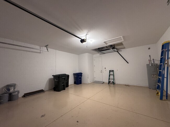 Building Photo - 11626 Parrotfish St