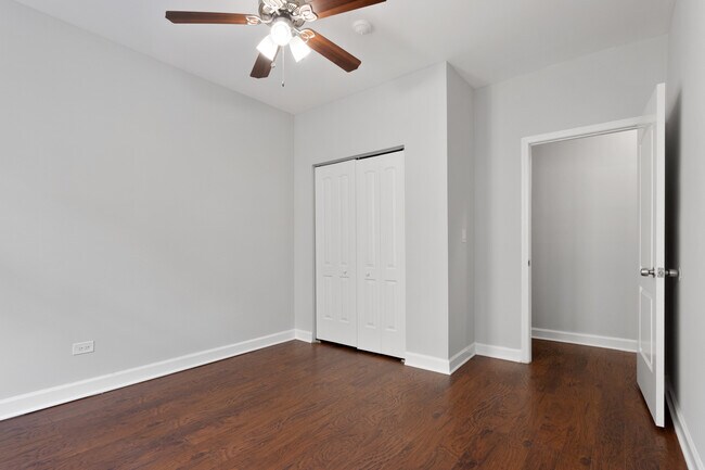 Building Photo - 3631 W Dickens Ave