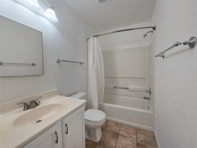 Building Photo - 1002 Keeshond Pl