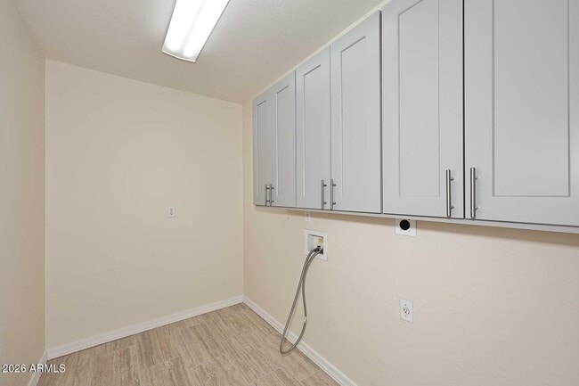 Building Photo - 731 W Melody Ave