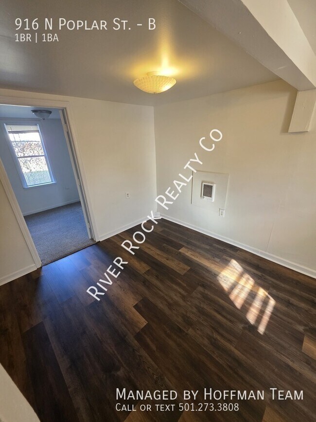 Building Photo - 916 N Poplar St