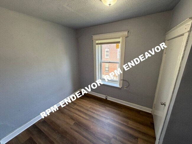Building Photo - 1407-1407 Rowan Ave