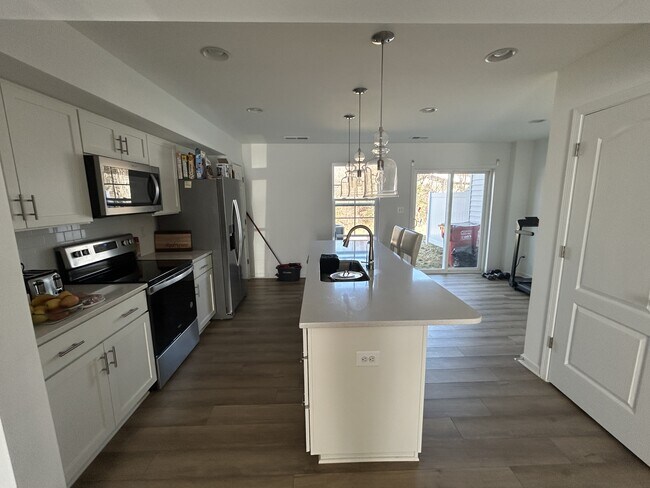 Building Photo - 64 Balsam Ct