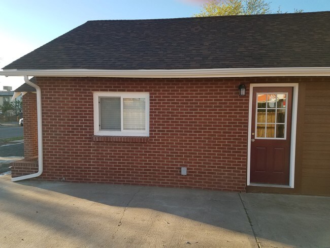 Building Photo - 32 N 9th Ave