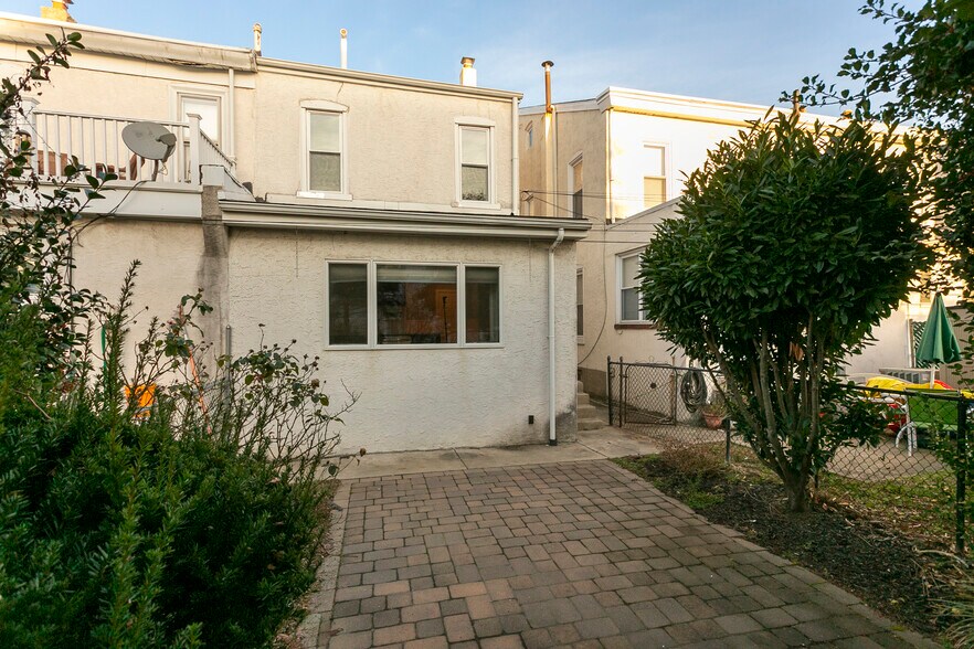 Building Photo - 4238 Pechin St