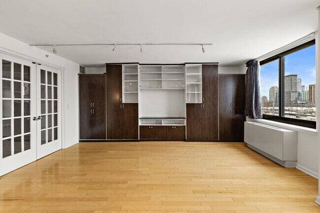 Building Photo - 700 Grove St