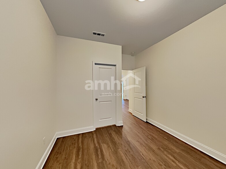 Building Photo - 2748 Bison Ct