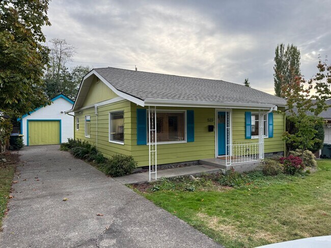 Primary Photo - Charming Short Term Rental - 1-6 Month Lease