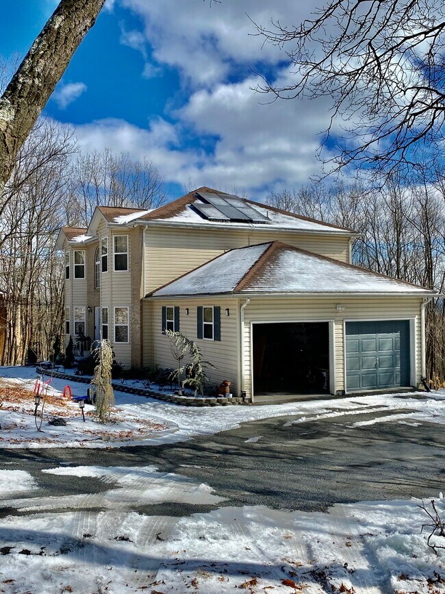 Building Photo - 128 Wilson Ct