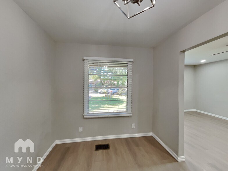 Building Photo - 2728 Rolinda Dr