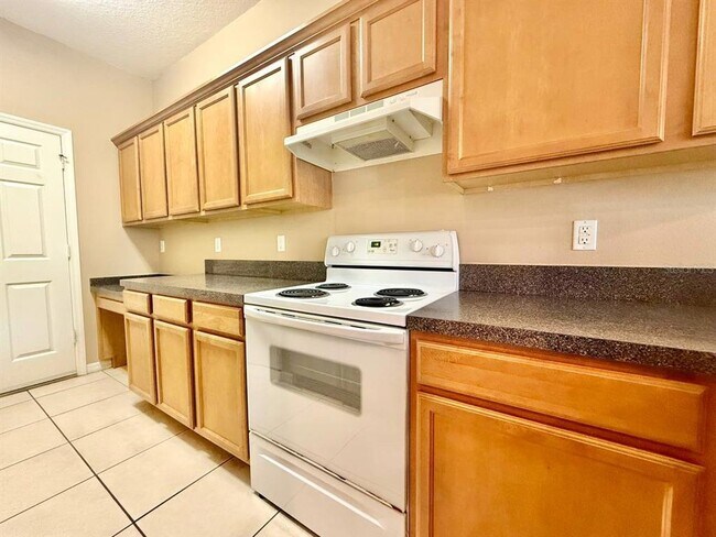 Building Photo - 8173 Stone View Dr
