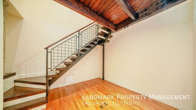 Building Photo - 758 N Larrabee St