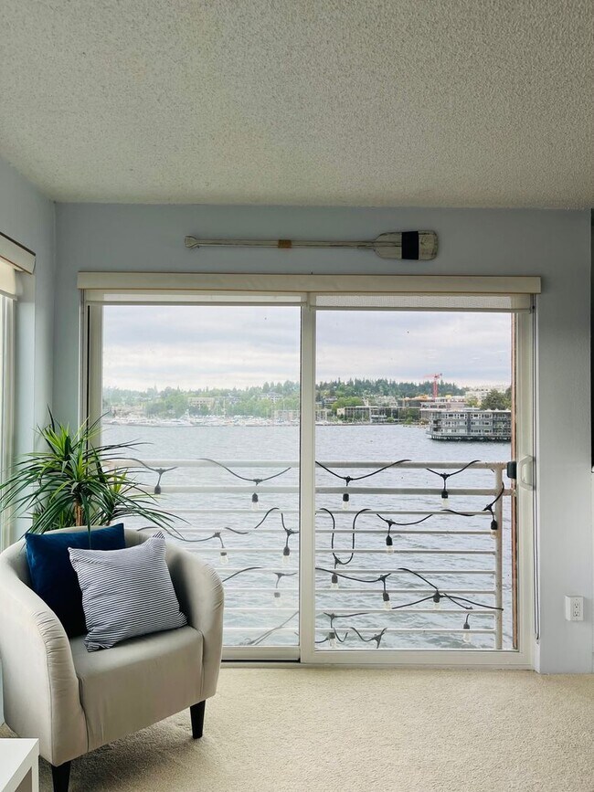 Building Photo - Kirkland Waterfront Condo Available Now! S...