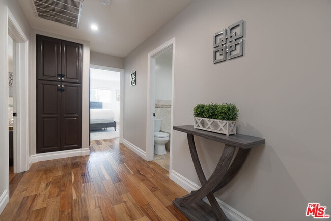 Building Photo - 5181 Densmore Ave