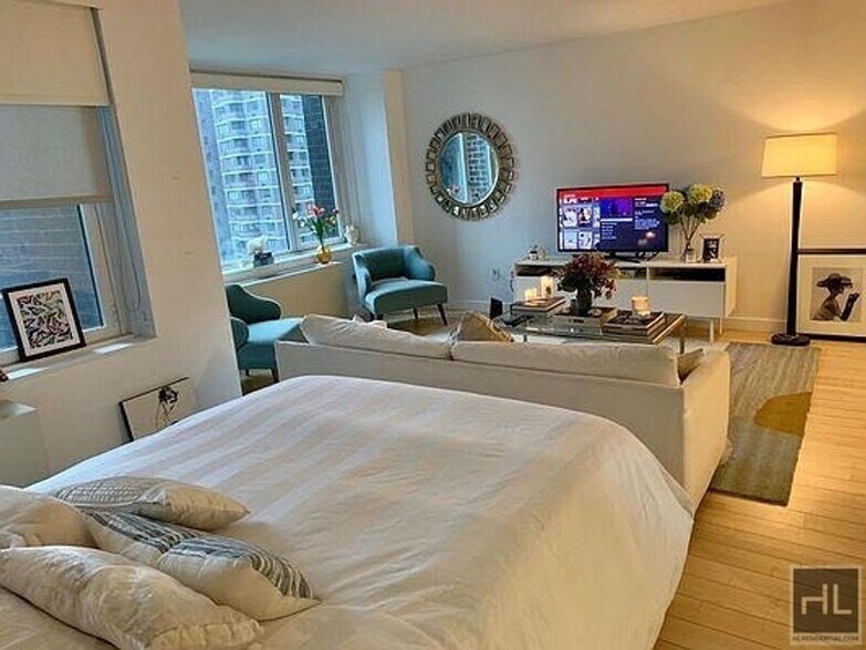 Building Photo - WEST 57 STREET