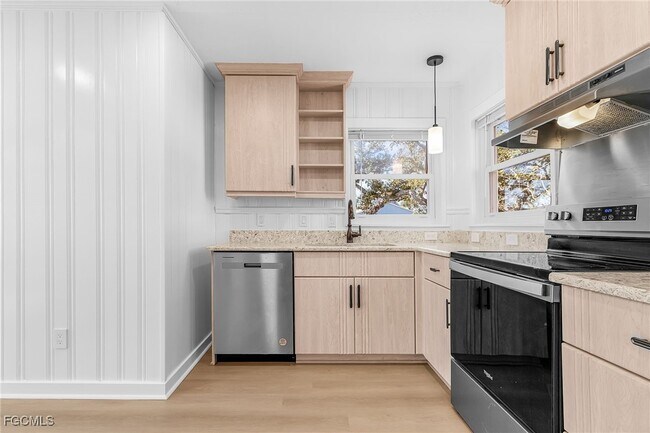 Building Photo - 5731 Lauder St