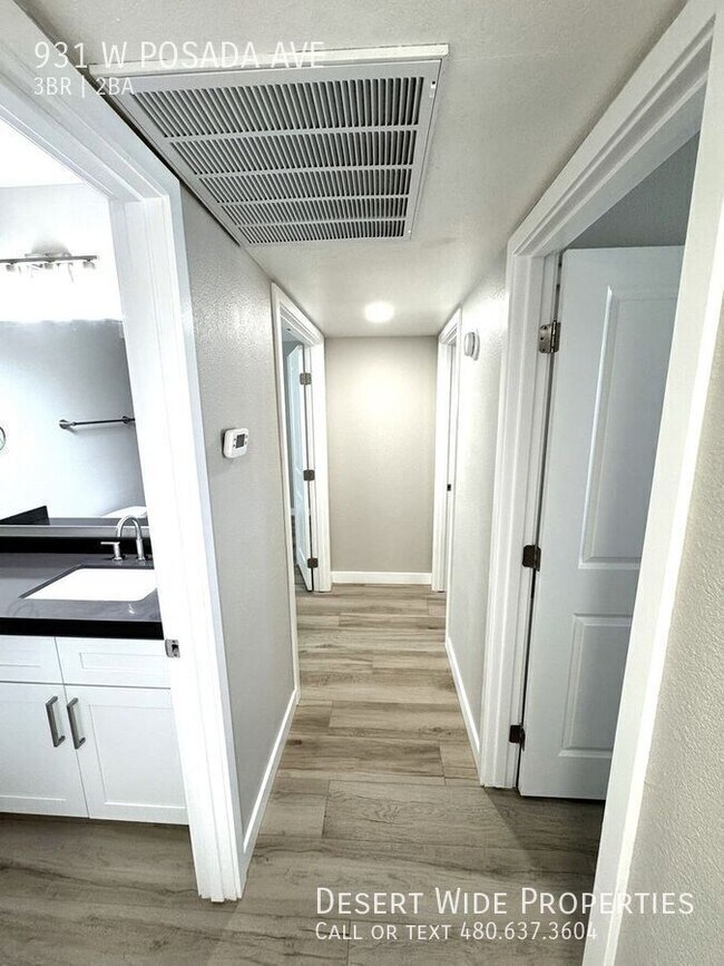 Building Photo - 931 W Posada Ave