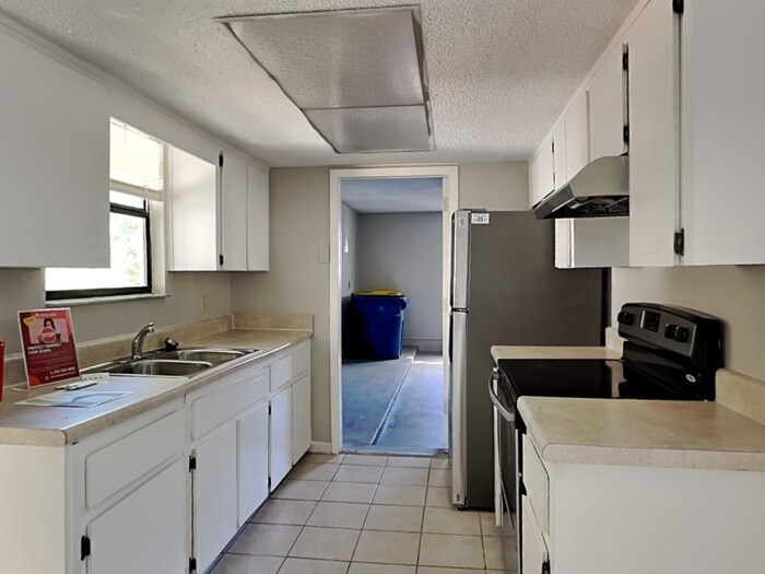 Building Photo - 951 Turtle Creek Dr S