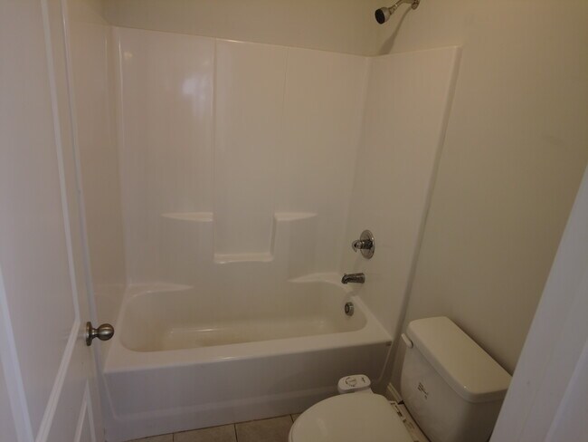 Building Photo - 111 Hanover Ct