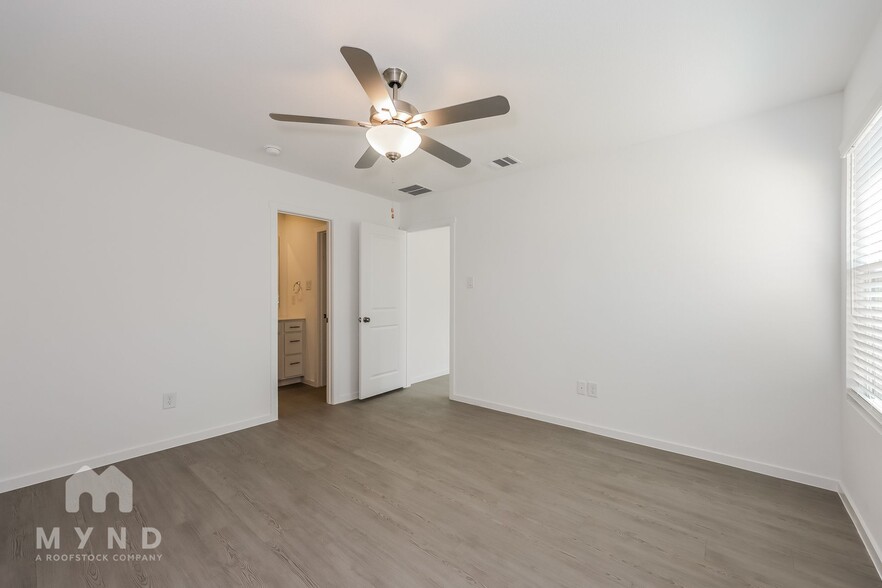 Building Photo - 2764 Ctr Crk Ln