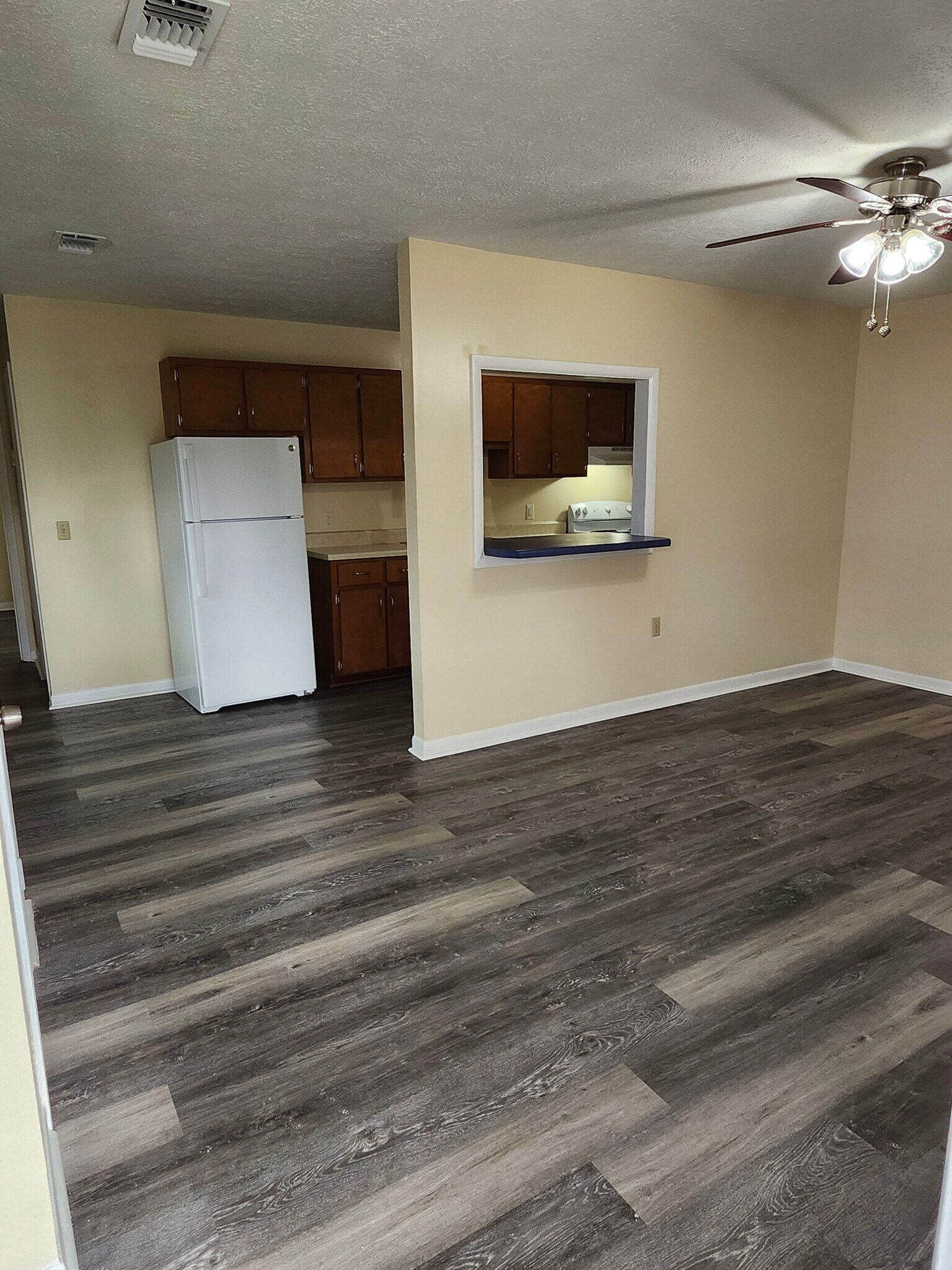 Open floor plan - 5230 Beach Dr