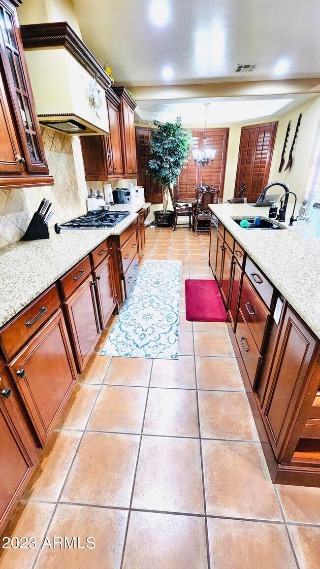 Building Photo - 3094 S Ashley Dr