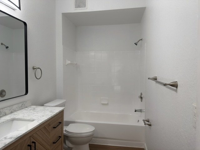 Building Photo - 17101 Carrington Park Dr