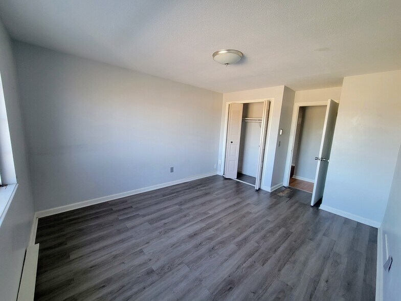 Building Photo - 300 Smithfield Rd