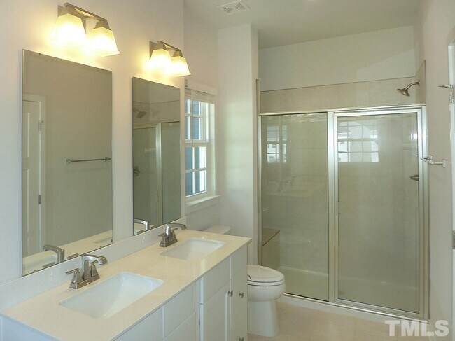Building Photo - 137 Callowhill Ln