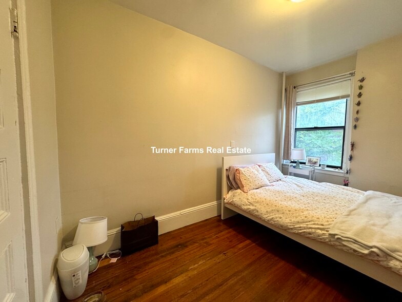 Building Photo - 614 Columbus Ave