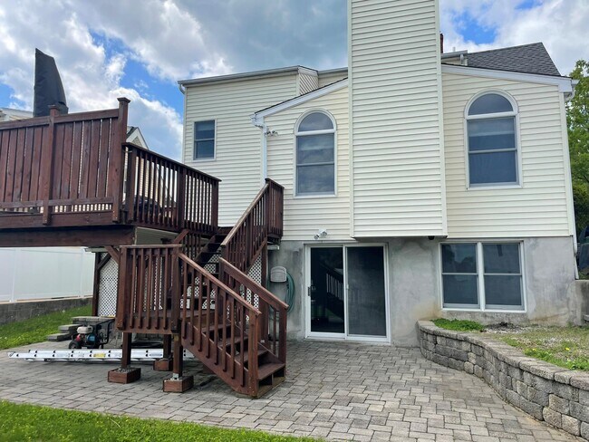 Building Photo - 61 Frances Ave