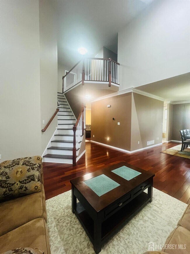 Building Photo - 704 Heron Ct