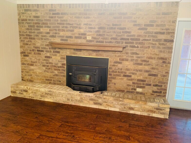 Building Photo - 115 Fairview Dr