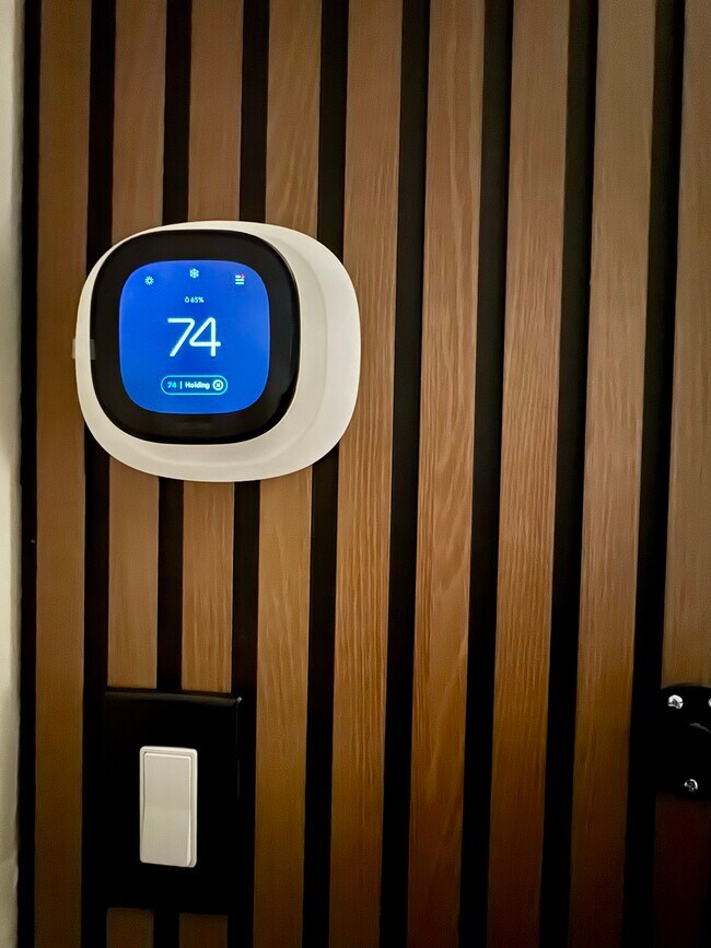 Building Photo - 2120 Pearl St