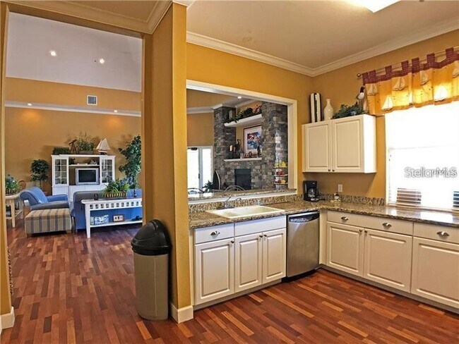 Building Photo - 5550 Rosehill Rd