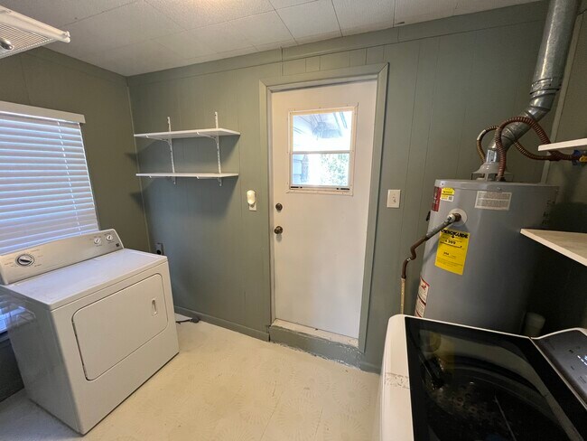 Building Photo - 419 Shannon Lee St