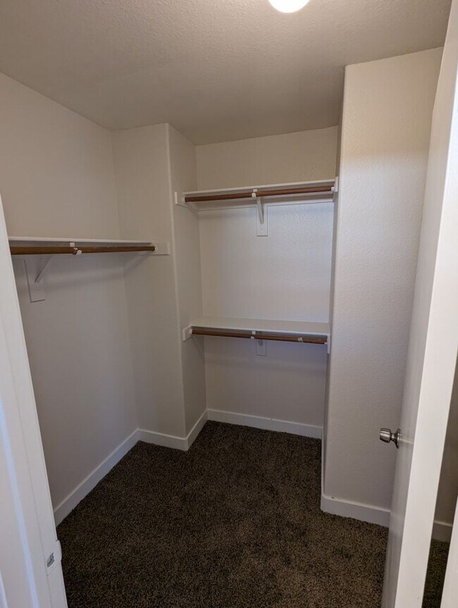 Building Photo - 7233 Pinon Crest Ct