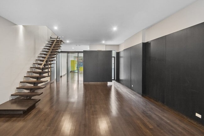 Building Photo - 44 E Cedar St