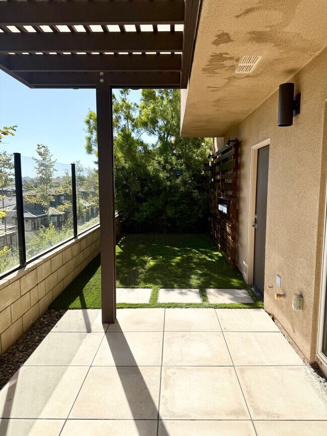 Building Photo - Amazing New Home at Civita